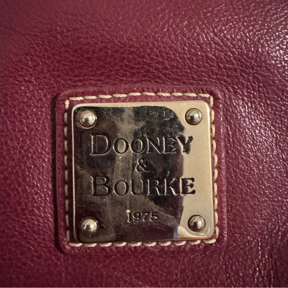 Dooney & Bourke Burgundy Leather weekender 22in by 16in - Picture 2 of 12